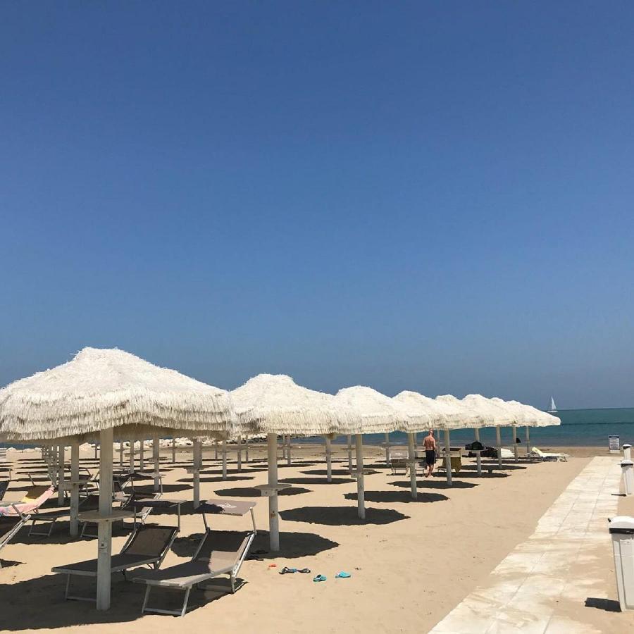 Casa Klimt Vicinissima Al Mare Parcheggio Privato Gratuito Se Disponibile Apartment เปสการา ภายนอก รูปภาพ